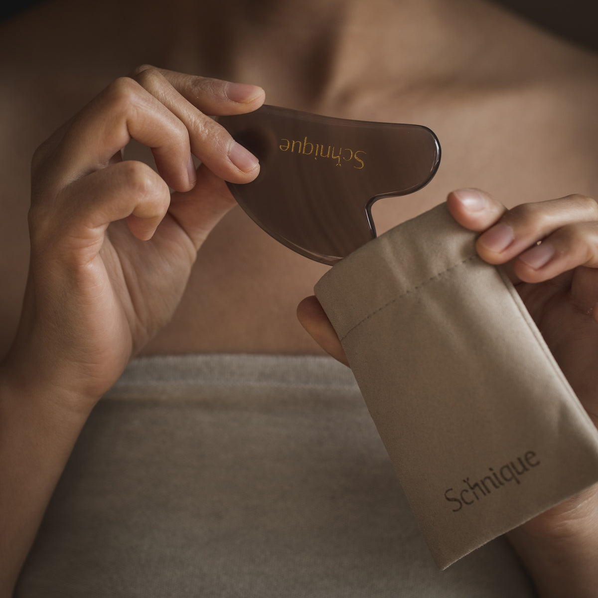 Schnique Gua Sha Set (Grey Agate Gua Sha & Multi-use Pouch)