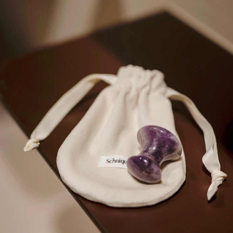 Schnique Mini Mushroom Gua Sha Set (Amethyst Mushroom Gua Sha & Multi-use Pouch）