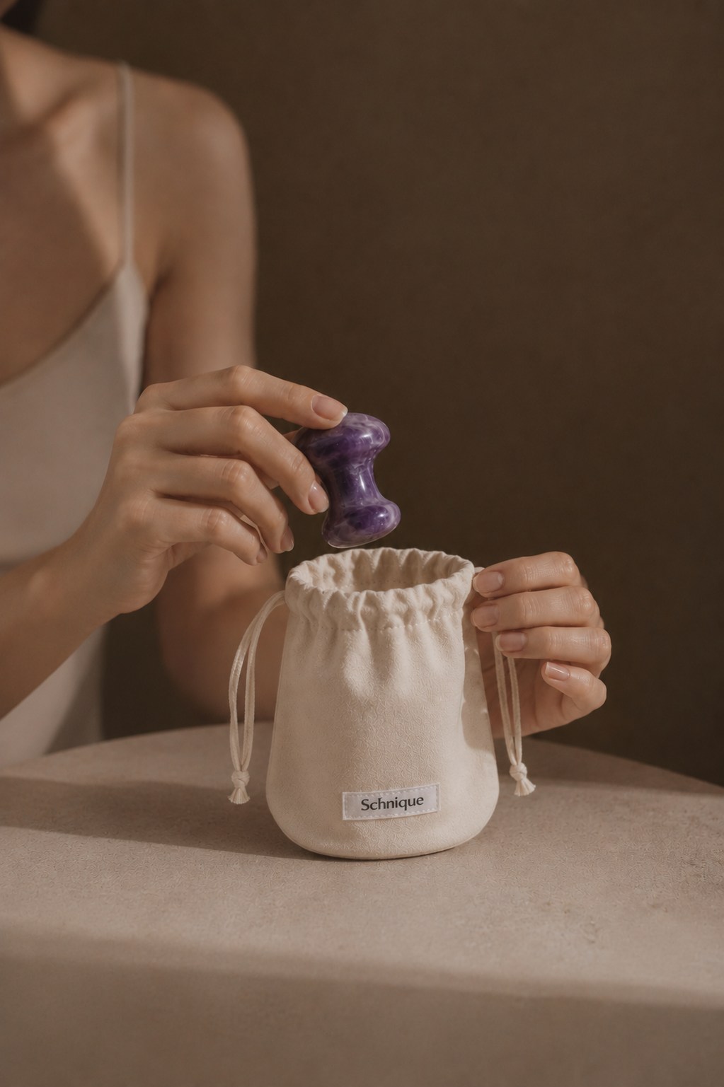 Schnique Mini Mushroom Gua Sha Set (Amethyst Mushroom Gua Sha & Multi-use Pouch）